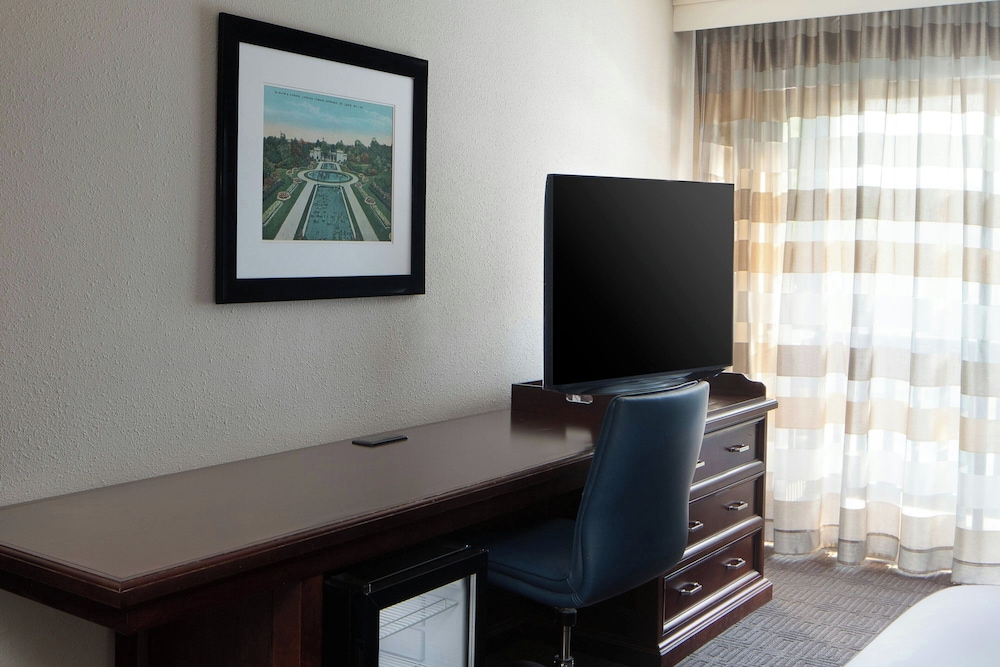 Sheraton Westport Chalet Hotel St. Louis - photo 32