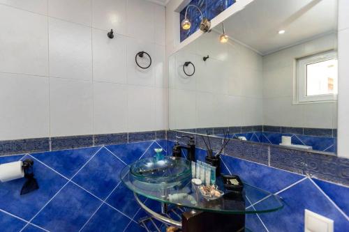 1BR Apt with Dual Terraces & Views By Wehost