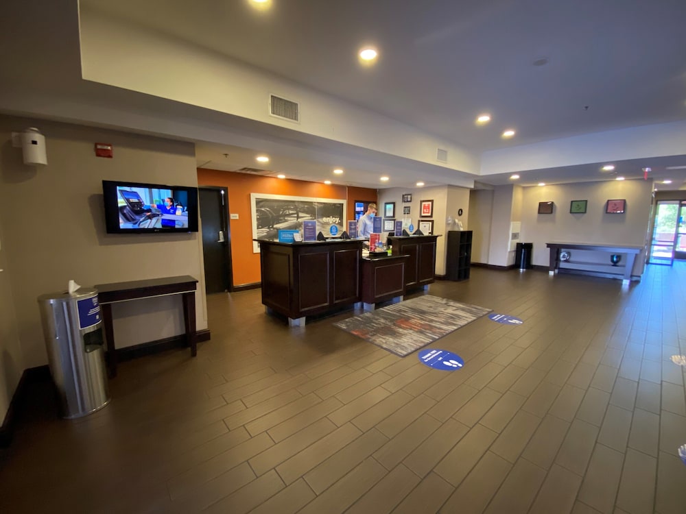 Hampton Inn & Suites Las Vegas South - photo 3