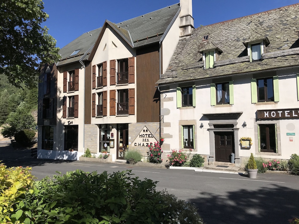 Hotel des Chazes in Vic-Sur-Cere, France