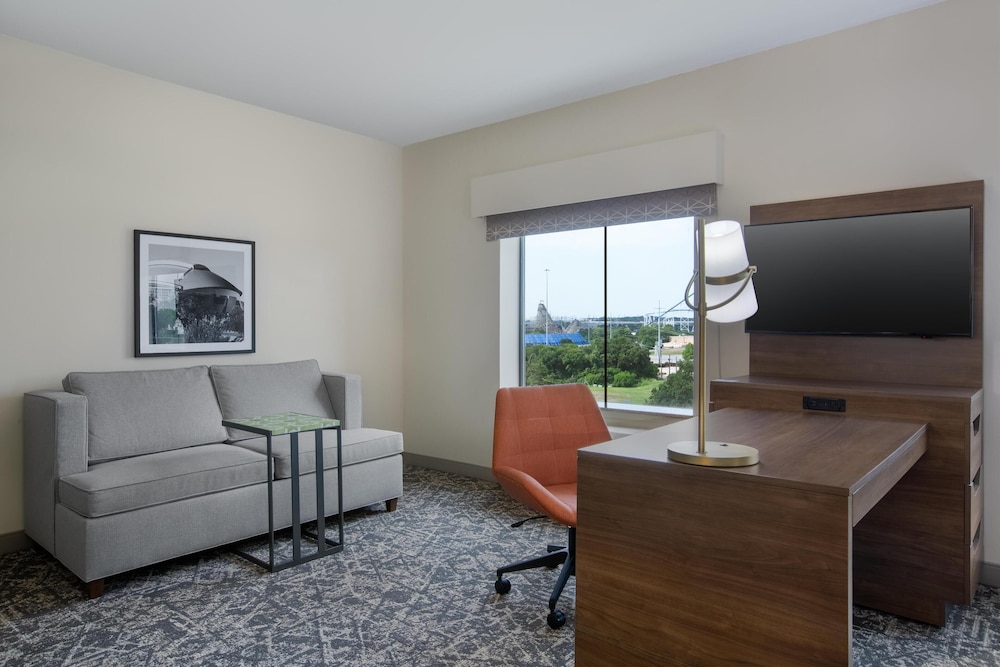 Hampton Inn & Suites Dallas Arlington N Entertainment Dist. - photo 19