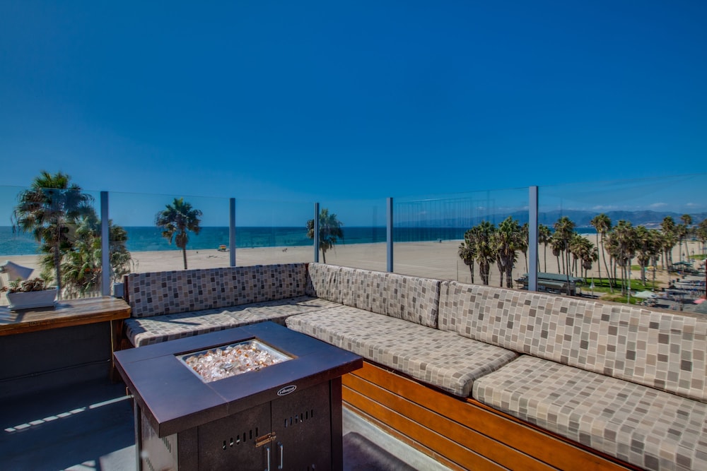 Venice Breeze Suites - photo 36