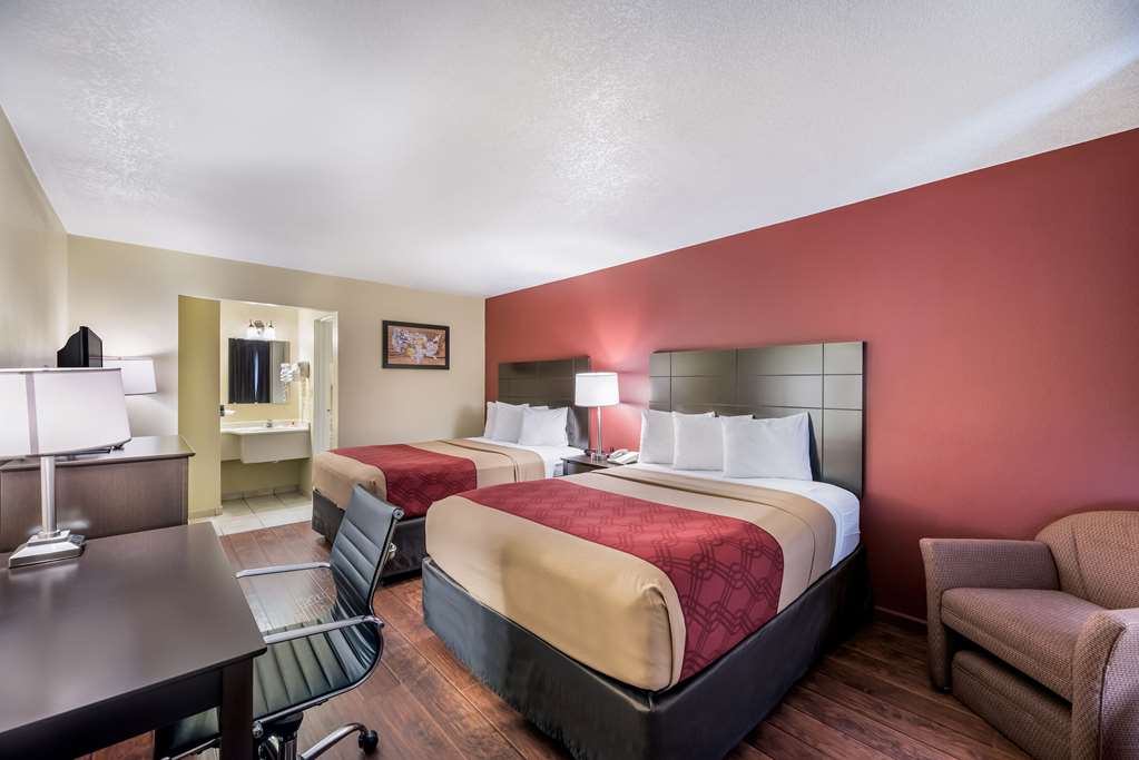 Econo Lodge I 40 exit 286 Holbrook - photo 16