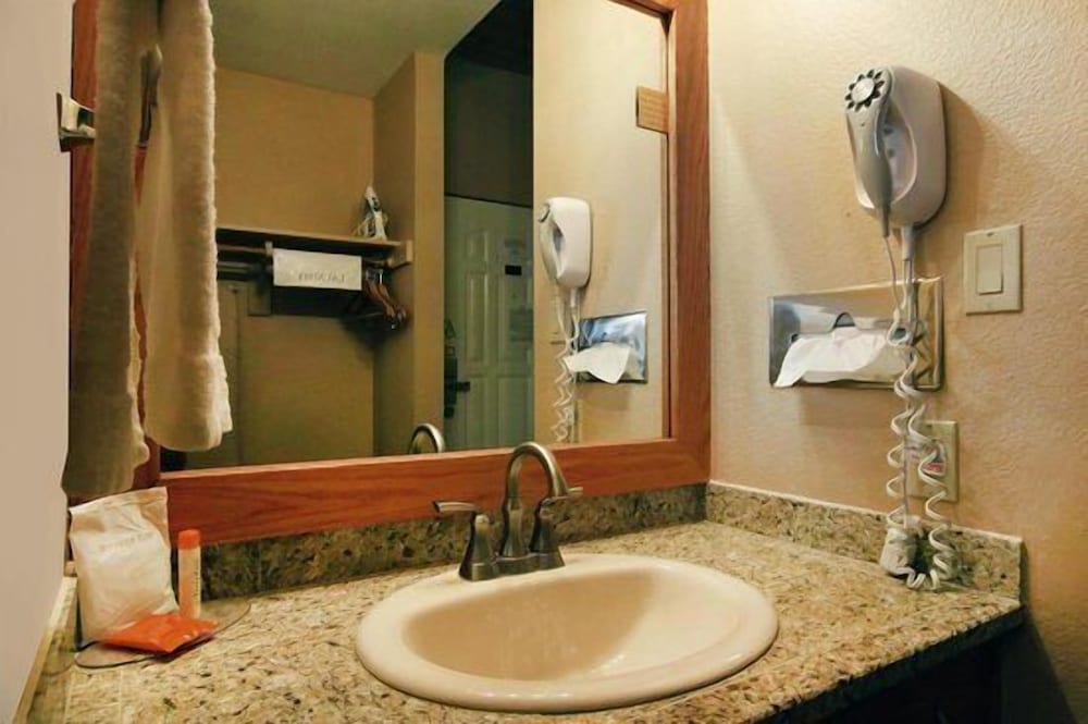 Majestic Mountain Inn - photo 38