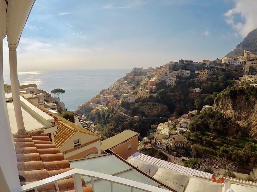 Amore Rentals Casa Cristallo — 4-Star Luxury Hotel in Positano, Italy