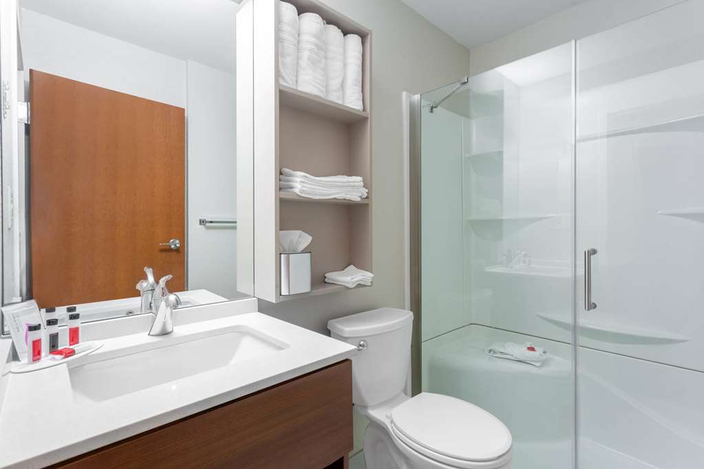 Microtel Inn & Suites by Wyndham Niagara Falls - photo 7