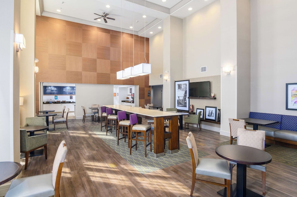 Hampton Inn & Suites Hartford Manchester - photo 39