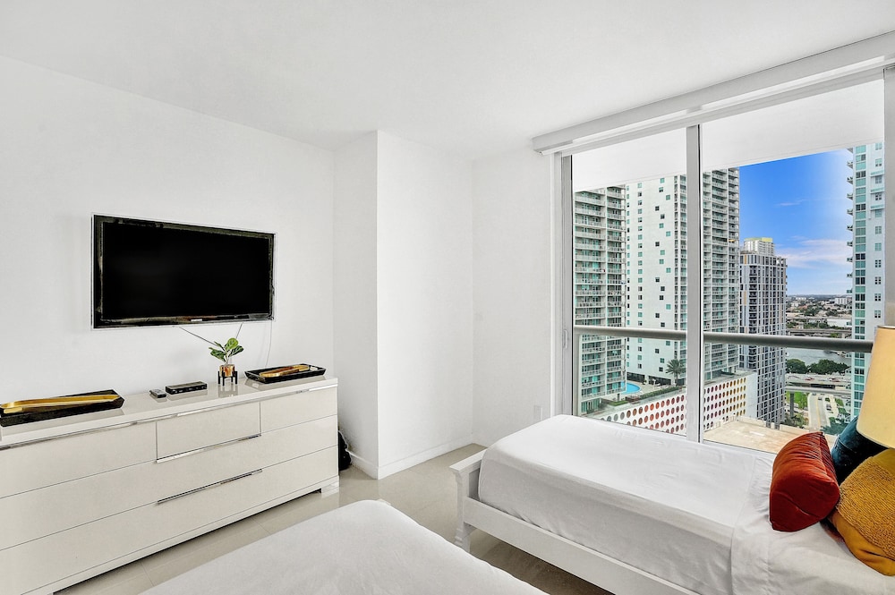 Sky City At Icon Brickell - photo 11