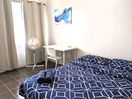 Promo 2 Min to Train Station — hotel near Melbourne Airport