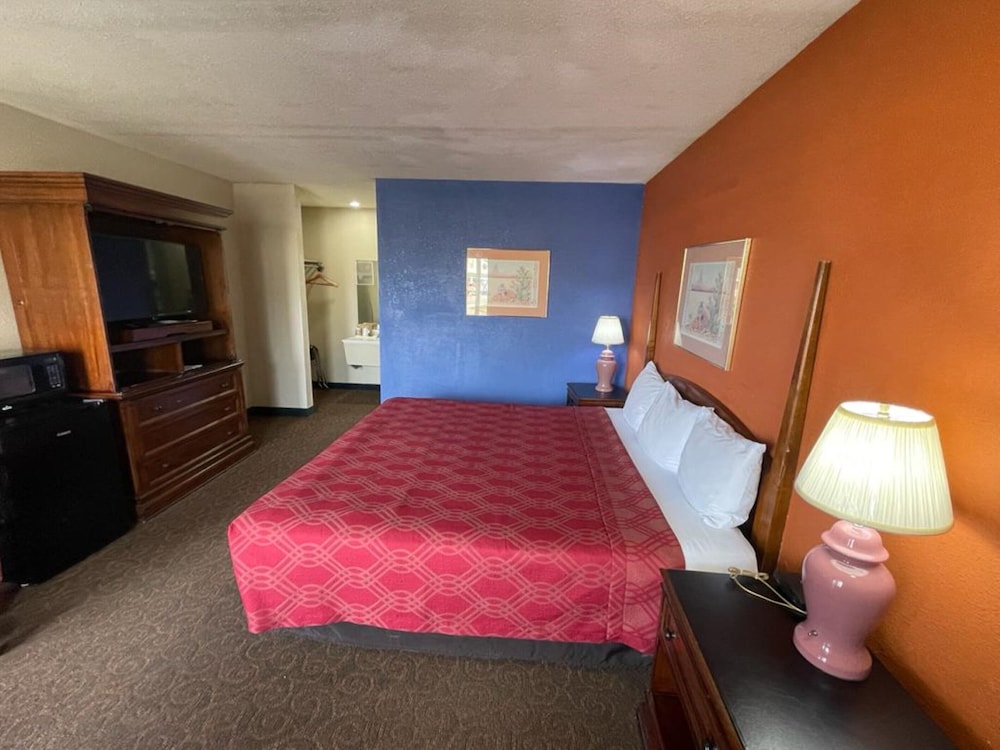 Knights Inn By Capital O Emporia I 35 - photo 10