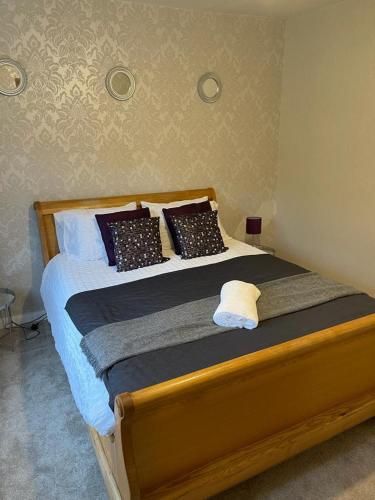 Charming 3 Bed Home Comfortable Stay in Coalville — 4-Star Luxury Hotel in Coalville, United Kingdom