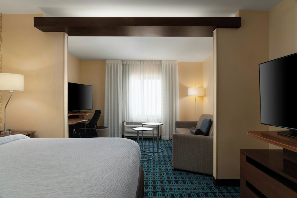 Fairfield Inn & Suites by Marriott London - photo 9