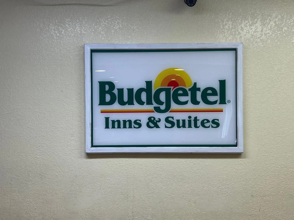 America's Best Inn Of Fairfield Birmingham - photo 12