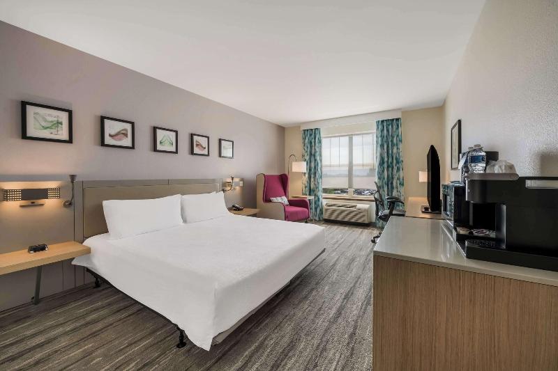 Hilton Garden Inn Rockford - photo 63