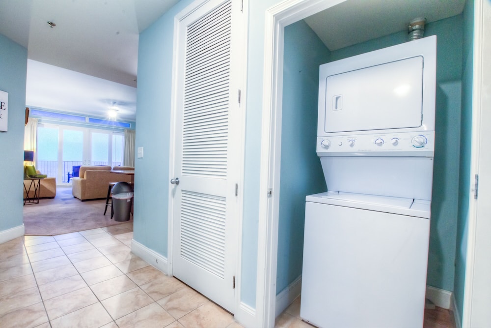 Laketown Wharf Resort by Aneliya's Rentals - photo 183