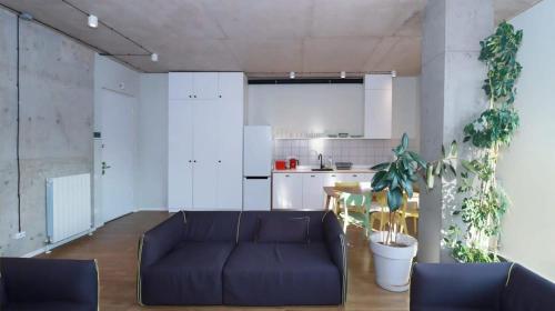2BR apartment with 2 balconies in heart of the city