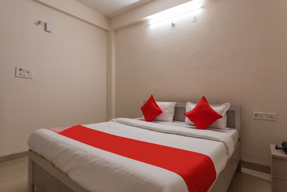 Oyo 29328 Ocean Pearl - last minute hotel in Indore
