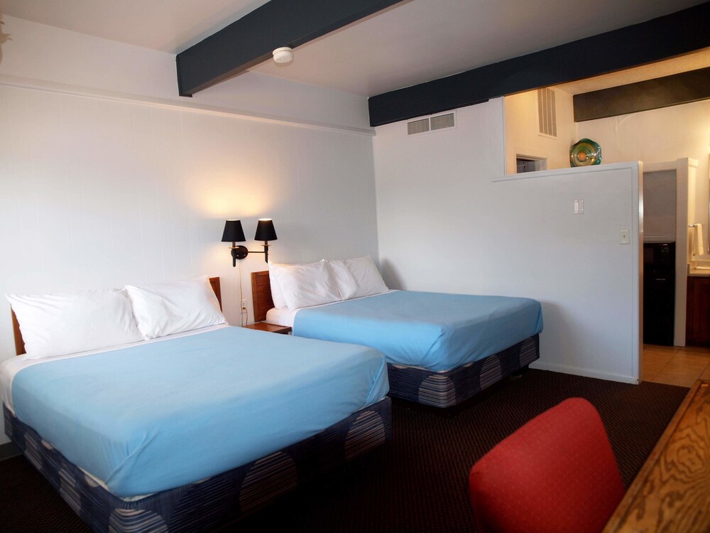 The Oakwood Inn - photo 8