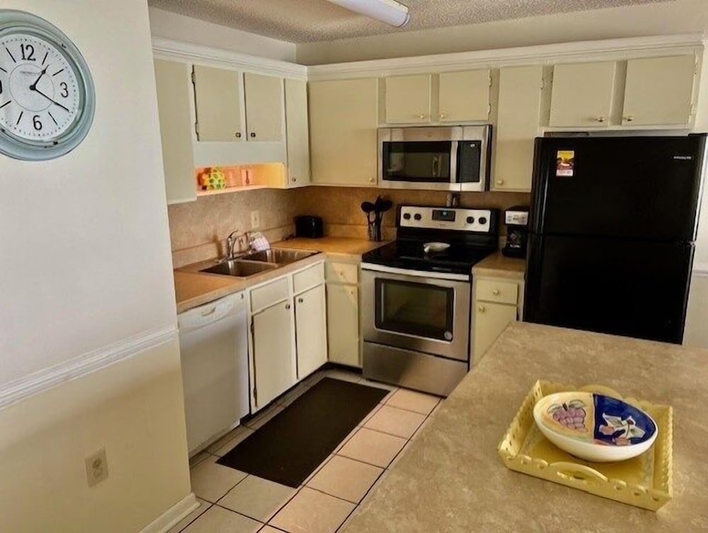 Royal Garden Resort 403 1 Bedroom Condo by RedAwning - photo 5
