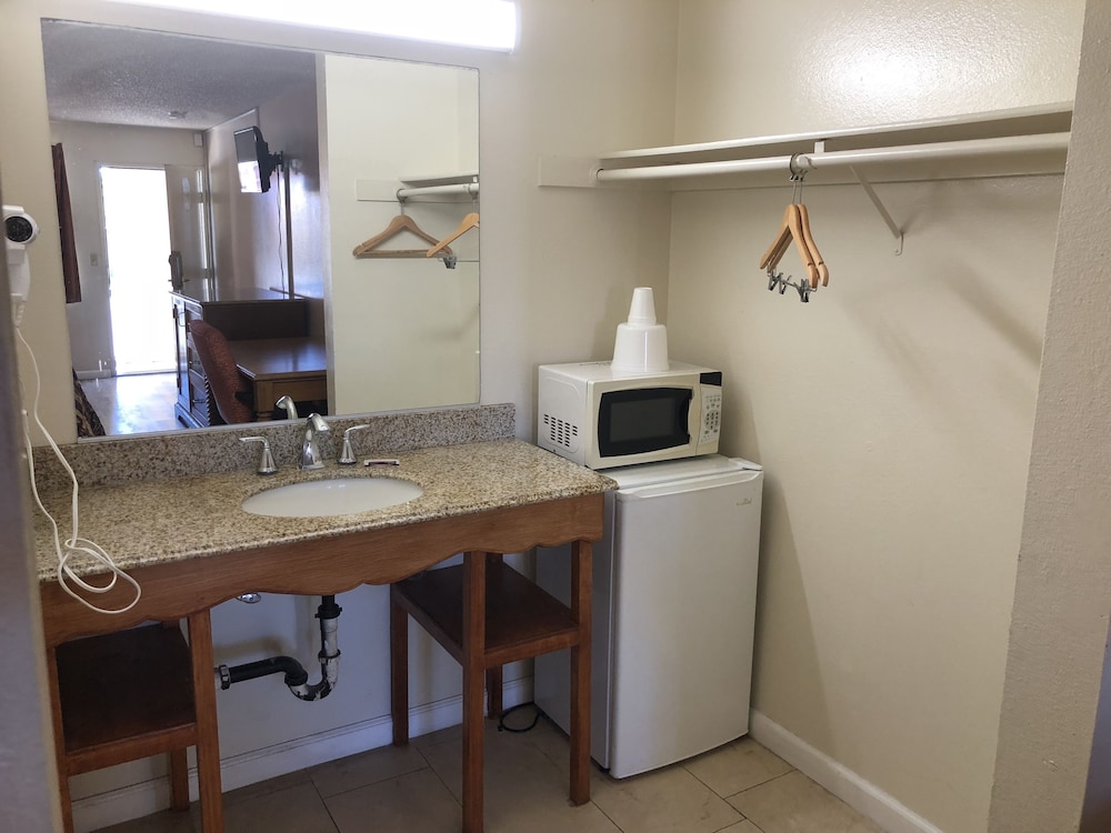 Anaheim National Inn - photo 65