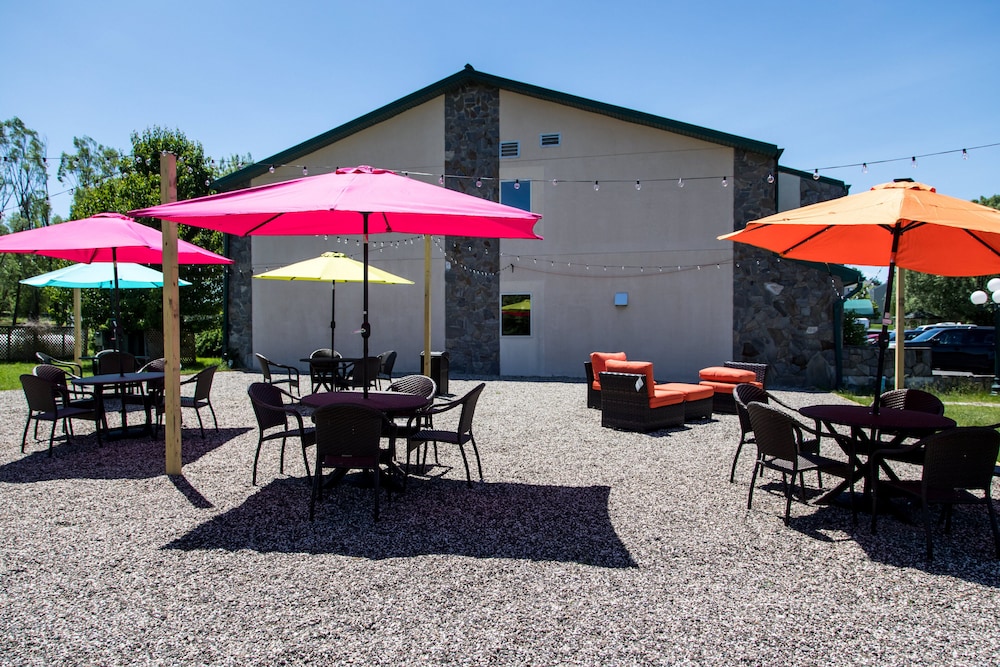 Harvest Inn - carbon neutral hotel in Pine Bush