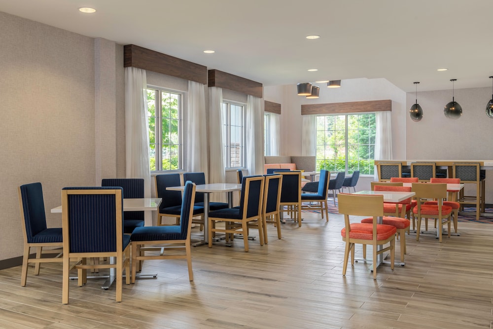 Hampton Inn by Hilton Manchester - photo 45