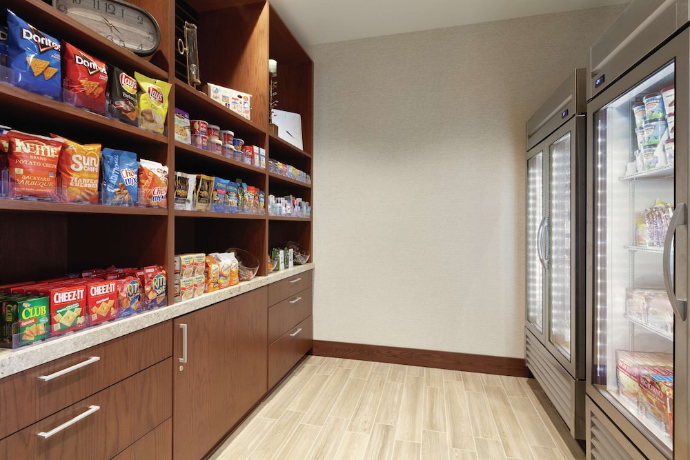 Embassy Suites Hilton South Jordan Salt Lake City - photo 34