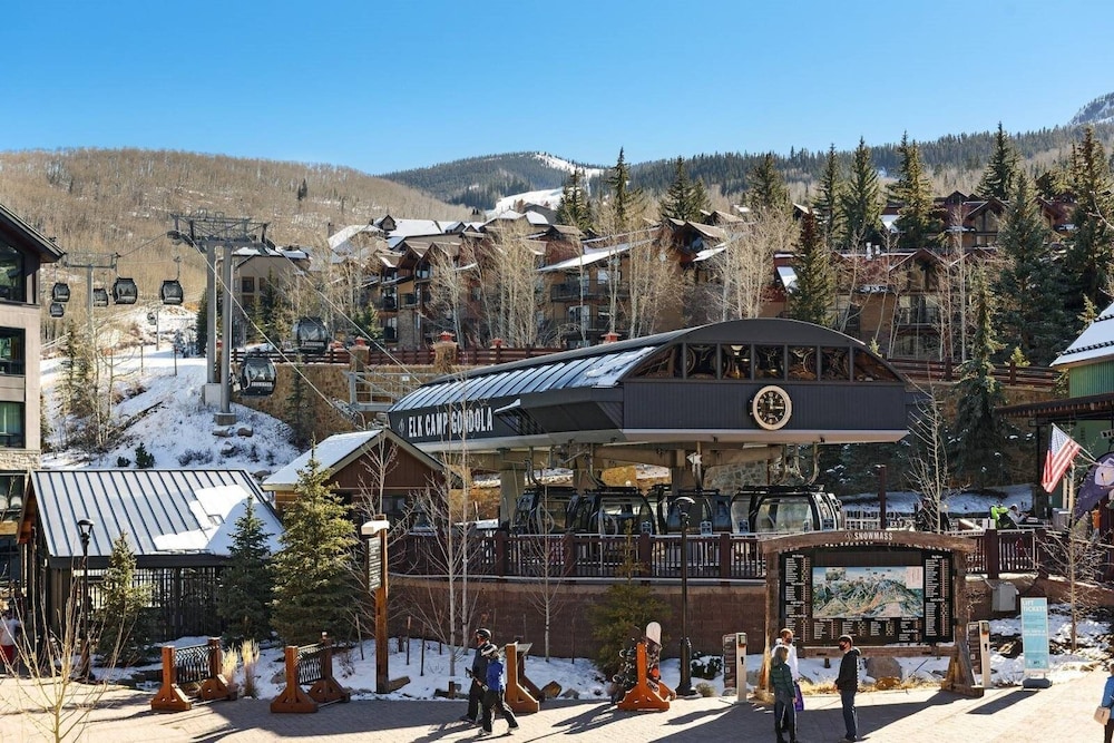 Luxury Ski in Ski out 1 Bedroom Colorado Resort Vacation Rental in the Heart of Snowmass Base Village - photo 32