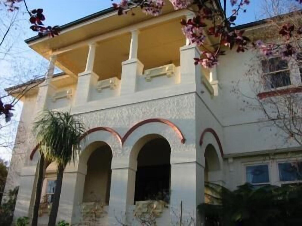 Mourilyan House — 4-Star Luxury Hotel in Hamilton, Australia