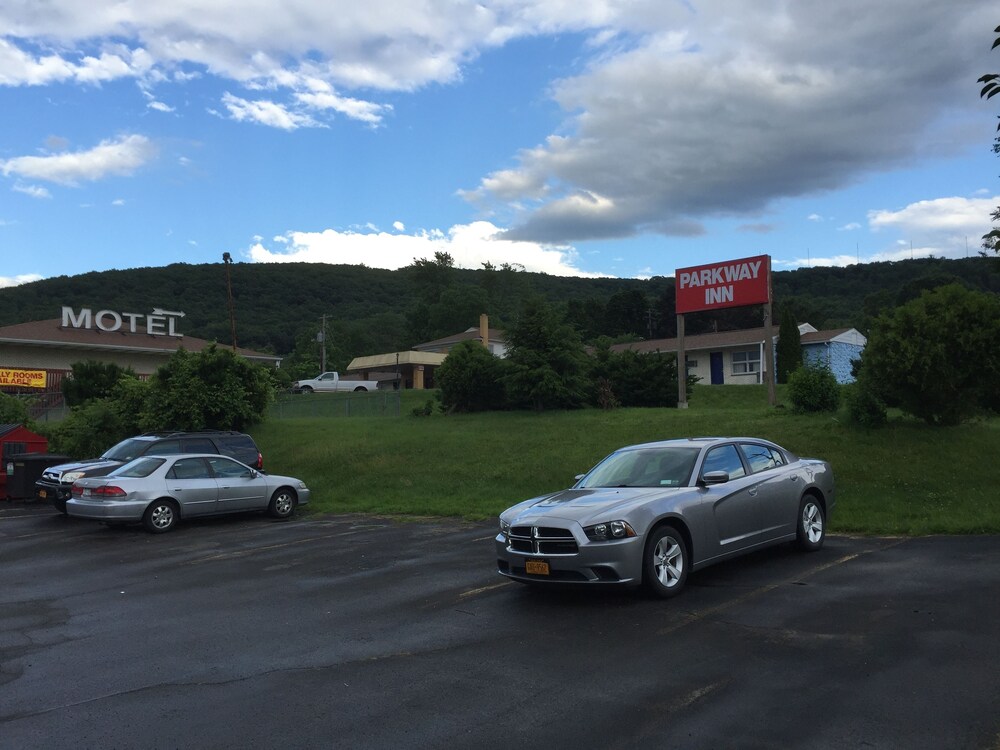 Parkway Inn — Binghamton