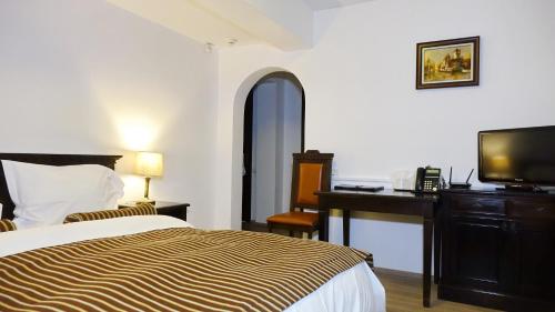 Vila Leonida — 4-Star Luxury Hotel in Busteni, Romania