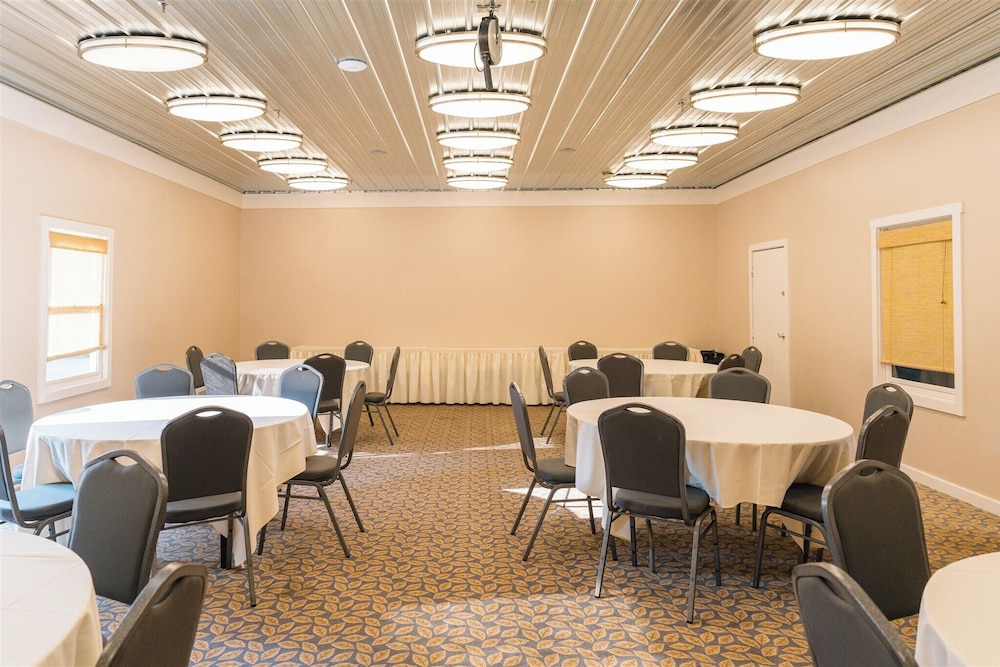 Brown County Inn - photo 50