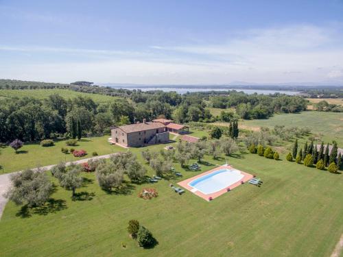 Agriturismo La Sosta di Annibale — 4-Star Luxury Hotel in Tuoro Sul Trasimeno, Italy