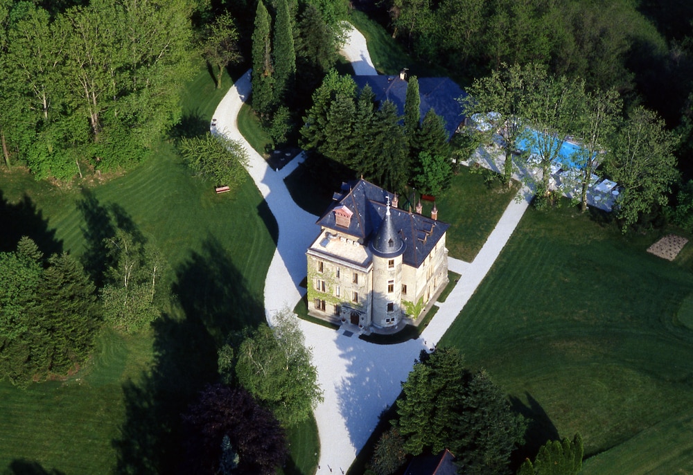 Château de la Tour du Puits — 4-Star Luxury Hotel in Coise, France