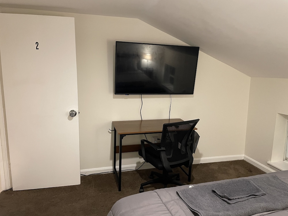 Downtown Loft Close to Topgolf Horseshoe Casino UM Baltimore - photo 4