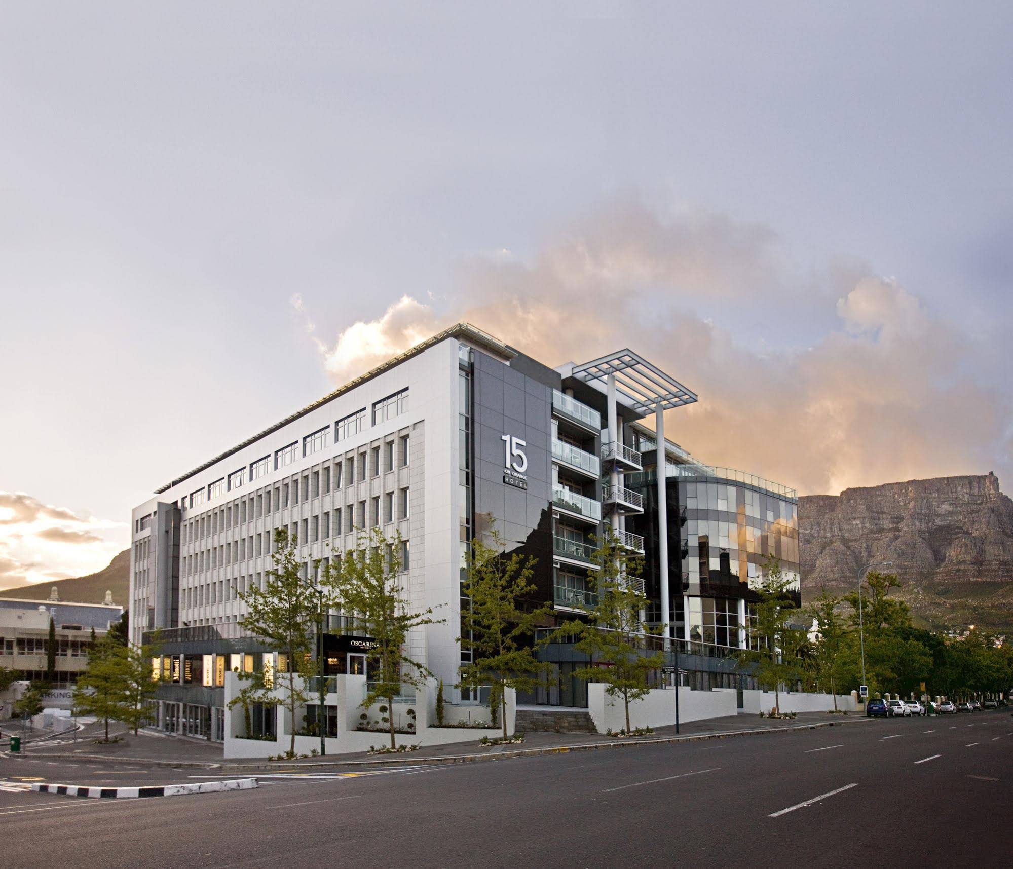 African Pride 15 On Orange Hotel