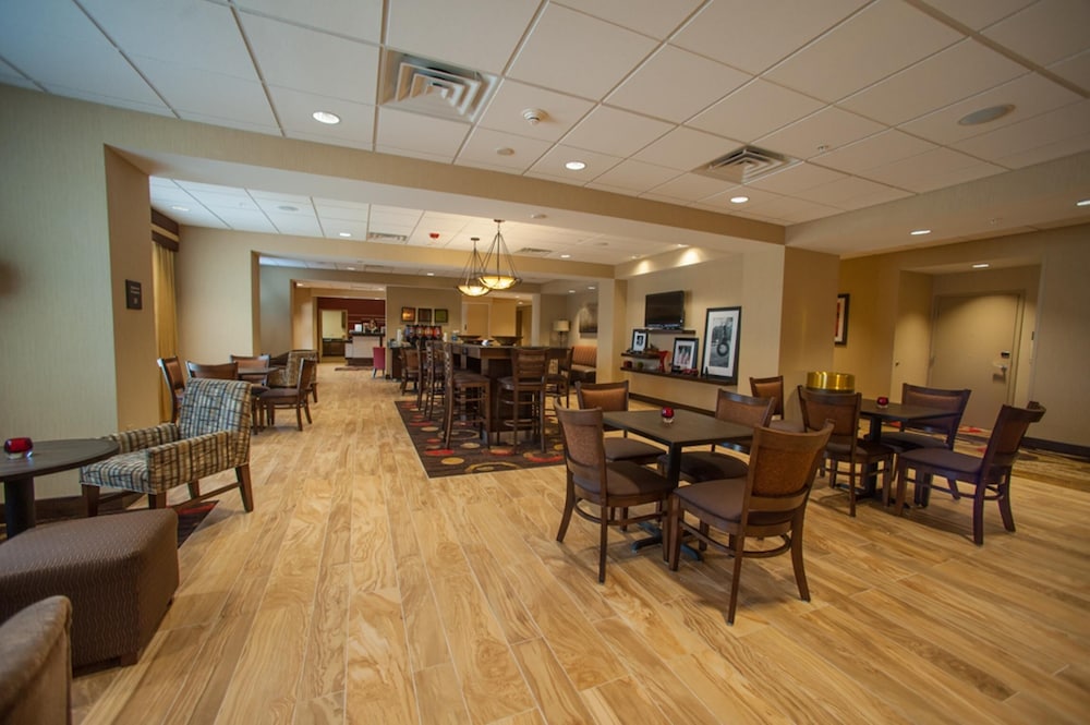 Hampton Inn Fort Morgan - photo 16
