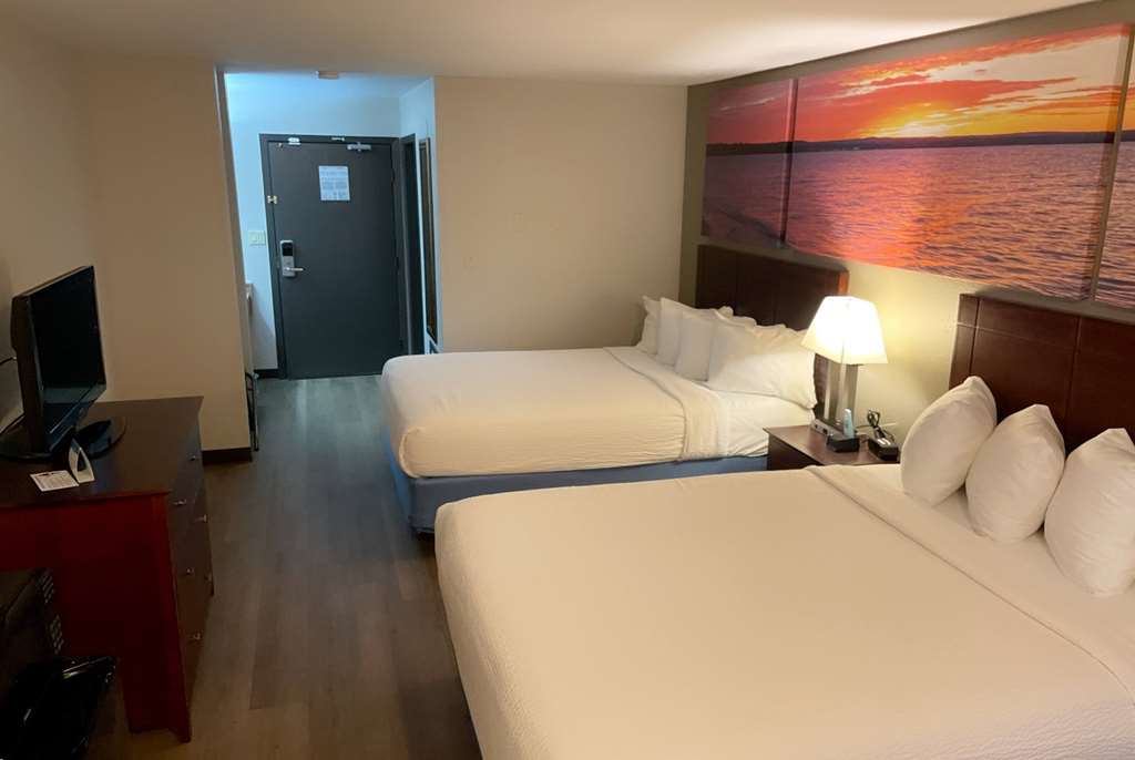 Days Inn & Suites by Wyndham Stevens Point - photo 18
