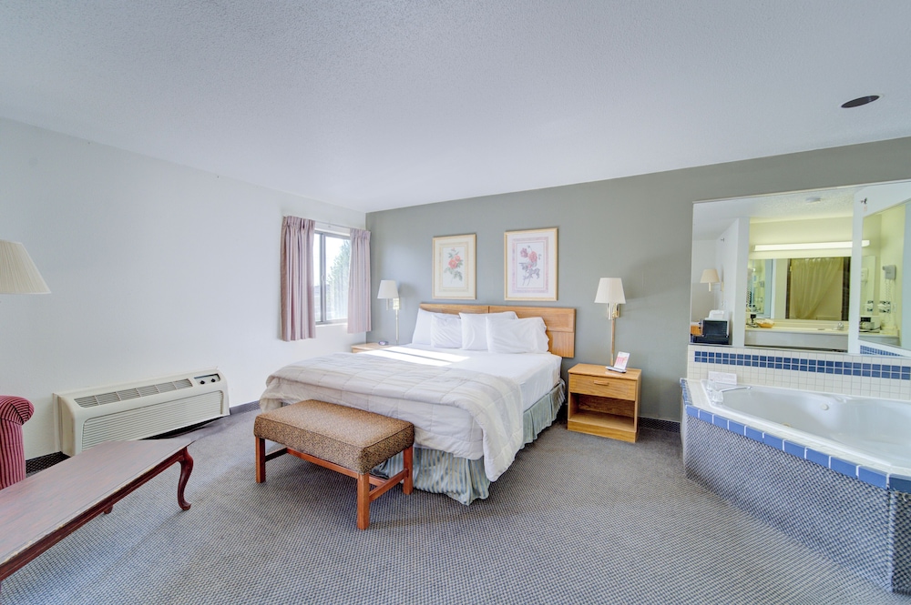Capital O Amerihost Inn and Suites Fulton Hwy 54 MO - photo 21