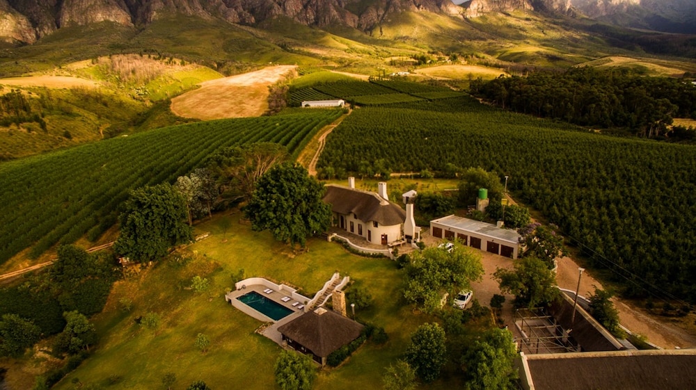 Tulbagh Mountain Manor - carbon neutral hotel in Cape Town