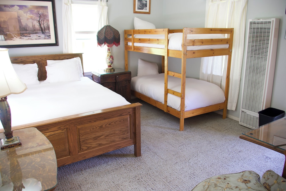 Yosemite Bug Rustic Mountain Resort - photo 8