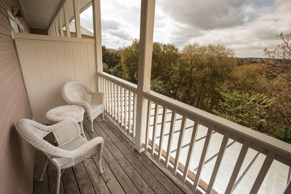 Gruene River Hotel & Retreat - photo 98