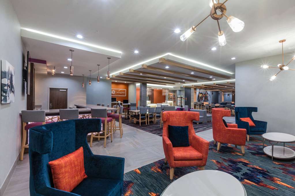 La Quinta Inn & Suites by Wyndham Houston East at Sheldon Rd - photo 26