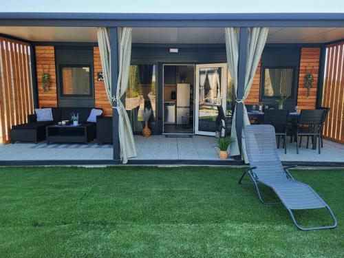 Mobile home Maresol — 4-Star Luxury Hotel in Pirovac, Croatia