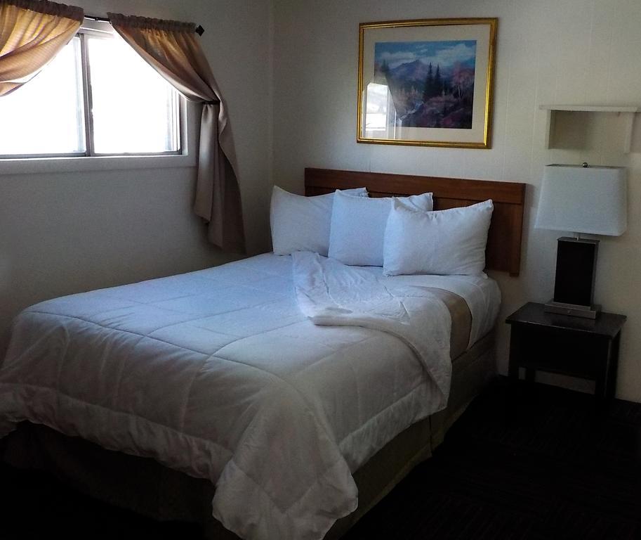 1St Interstate Inn - photo 11