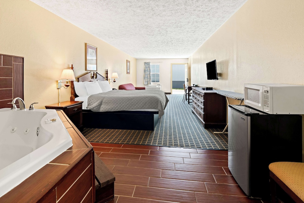 Americas Best Value Inn & Suites Mt. Pleasant - photo 10
