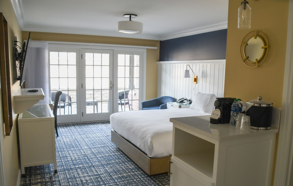 The St. Clair Inn - photo 24