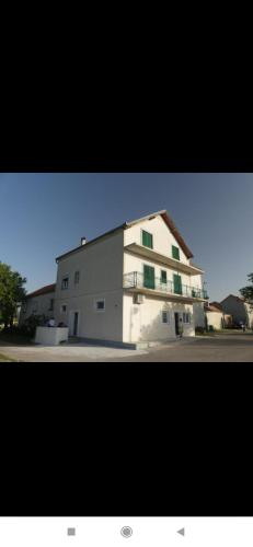 Apartman Bartol — 4-Star Luxury Hotel in Skradin, Croatia
