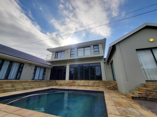 Elf Inn — 4-Star Luxury Hotel in East London, South Africa