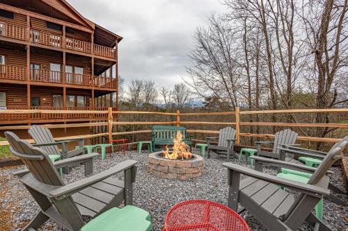 Luxurious 6BR Smoky Mountain cabin with stunning views game room fire pit and hot tub Wi Fi — 4-Star Luxury Hotel in Sevierville, United States
